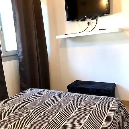 De 2 Chambres Avec Jardin Clos Et Wifi A Sur Mer A 1 Km De La Plage