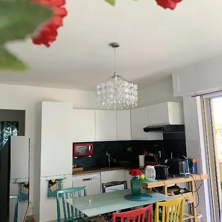 De 2 Chambres Avec Jardin Clos Et Wifi A Sur Mer A 1 Km De La Plage *