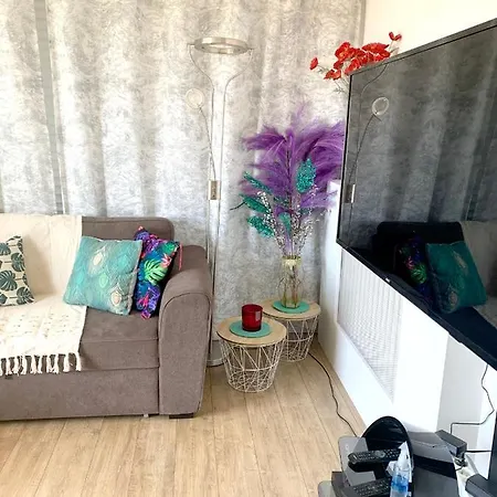 De 2 Chambres Avec Jardin Clos Et Wifi A Sur Mer A 1 Km De La Plage Lejlighed *